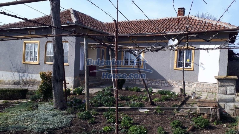 Къщи за продан до Добрич - 14155