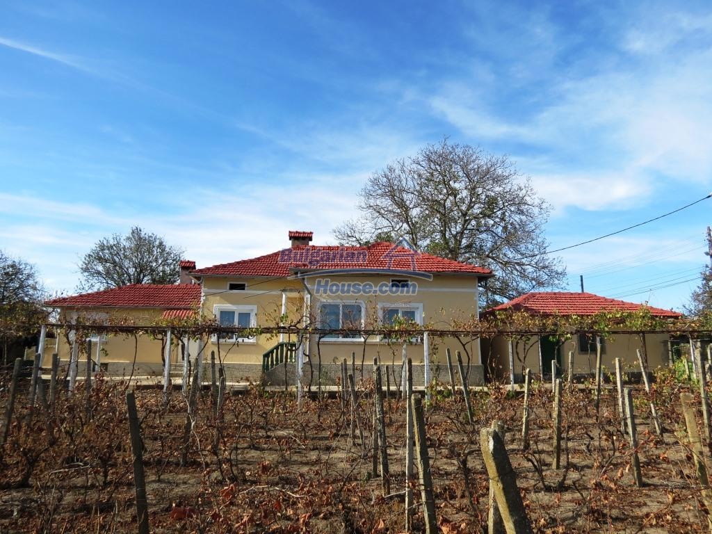 Къщи за продан до Добрич - 14435